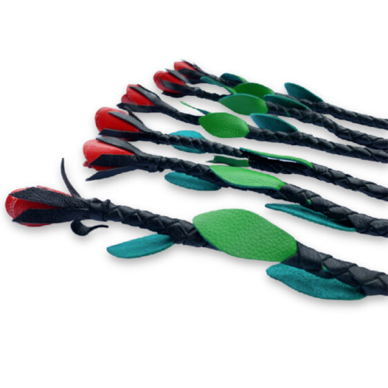 roseflogger med grønne blade