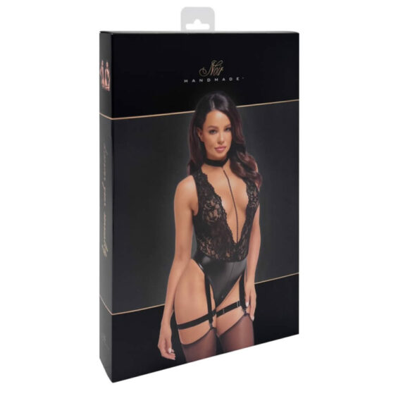 Noir Wetlook Body med Blonde Top og Perlekæde